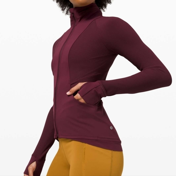 Lululemon Far and Free Jacket in Cassis size 14 NWT - Picture 4 of 12